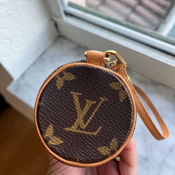 Louis Vuitton Mini Papillon - Picture 3 of 11